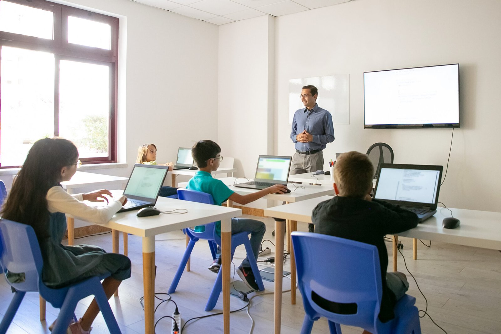Centro de formación con alumnos conectados